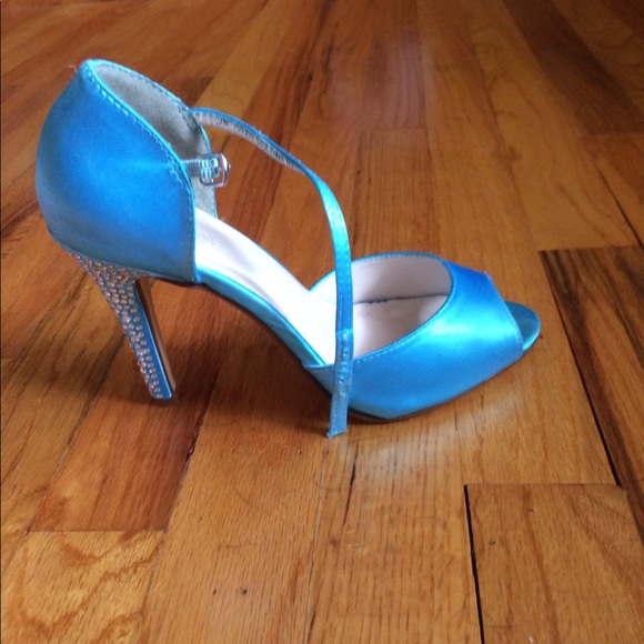 “Rena” Crystal embellished sandal by Touch UPS - Picture 2 of 5